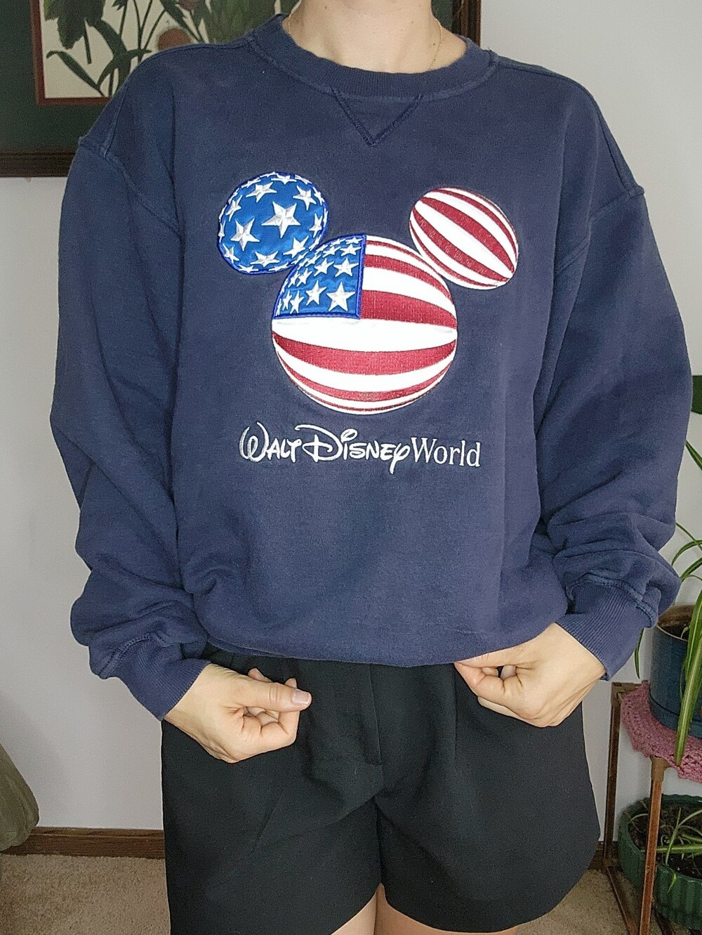 Vintage Walt Disney World Navy Crewneck Size Large